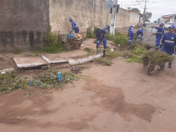 Equipes da Sinfra realizam limpeza e desobstrução de drenagens em Imperatriz