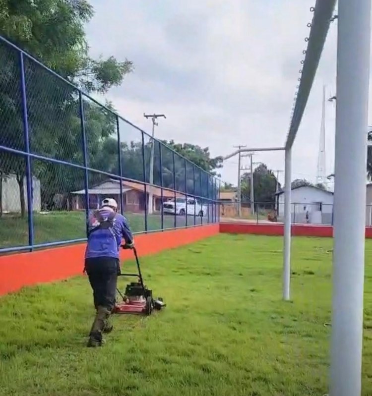 Buritirana realiza limpeza e manutenção do novo estádio em Centro Novo